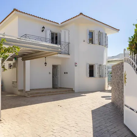 Villa Accomoteleia Crystal Lagoon Protaras
