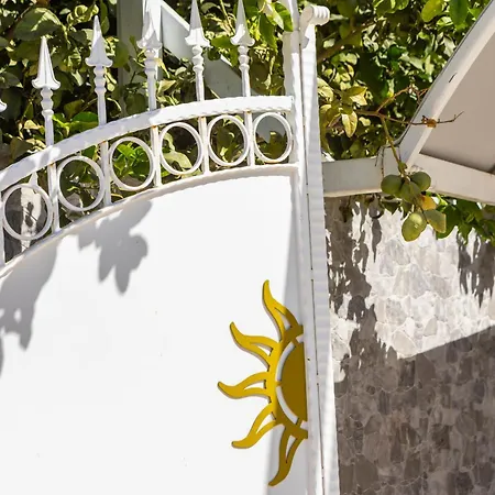 Villa Accomoteleia Crystal Lagoon